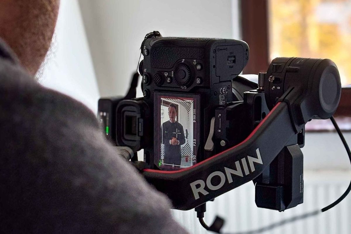 Videodreh mit Gimbal-Kamera bei einem Interview